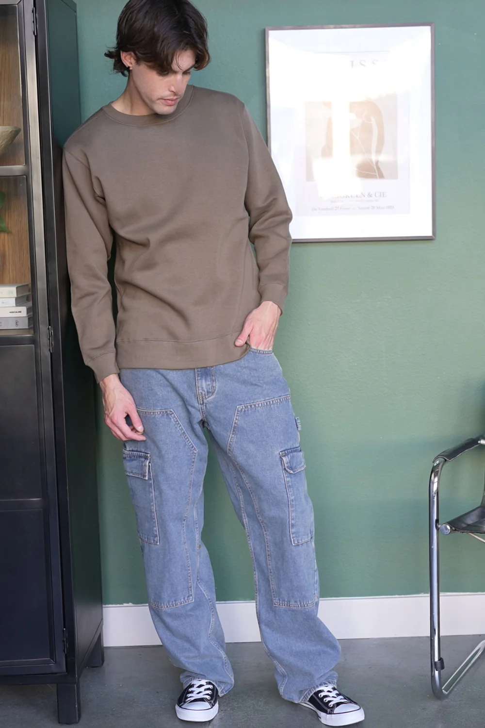 Basic Solid Crew-Neck Sweatshirt - Image 3