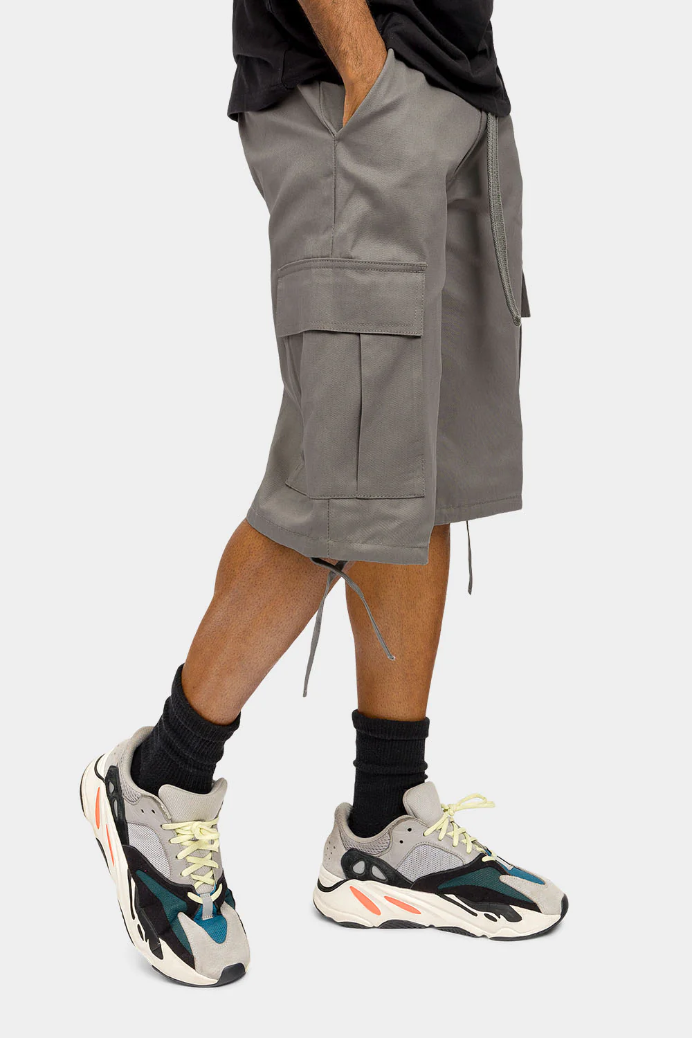 Belted Solid Cargo Shorts - Image 4