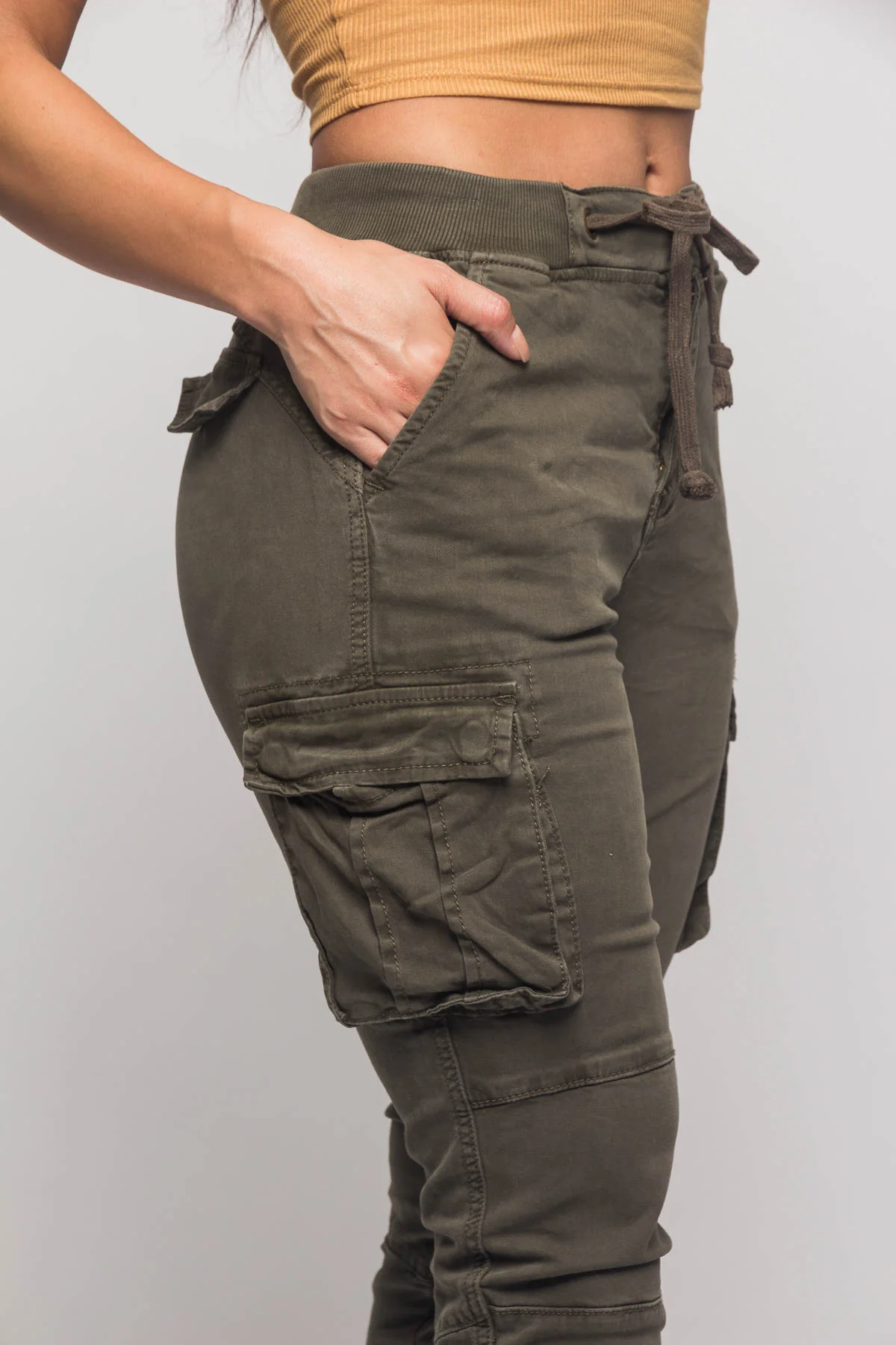 Women's Essential Colored Cargo Joggers - Image 15