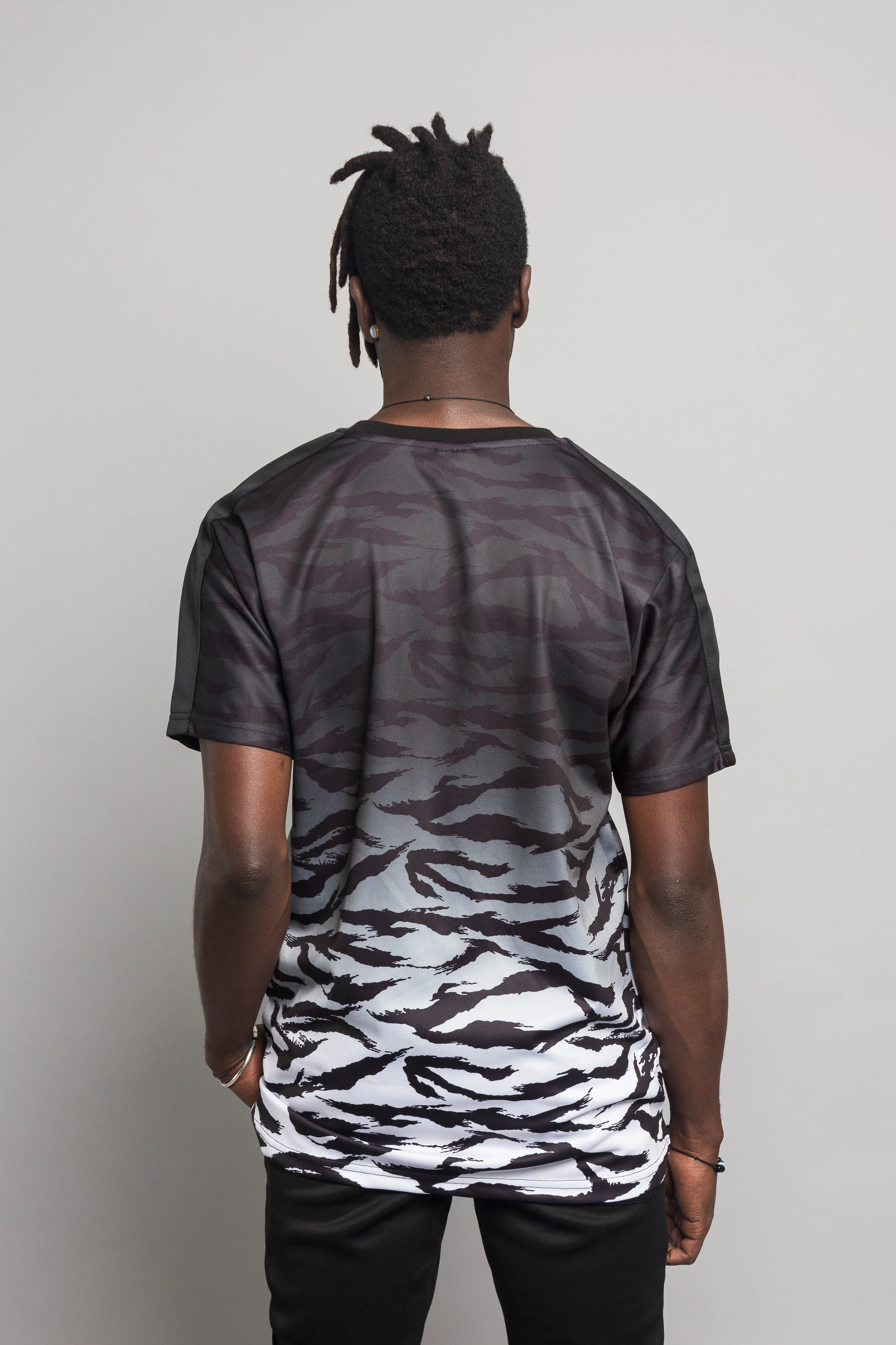 Dip Dye Gradient Tiger T-Shirt - Image 8