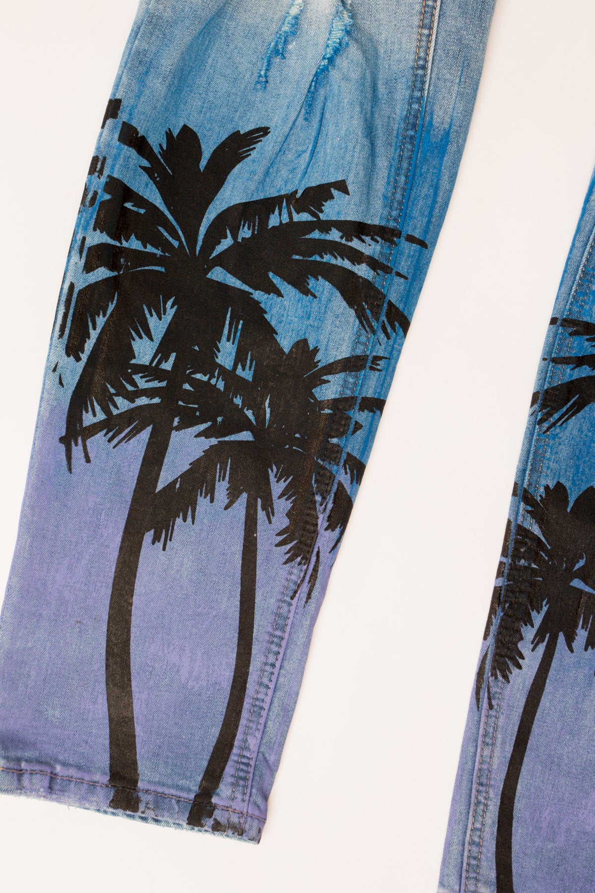 Distressed Airbrushed City Jeans - Image 7
