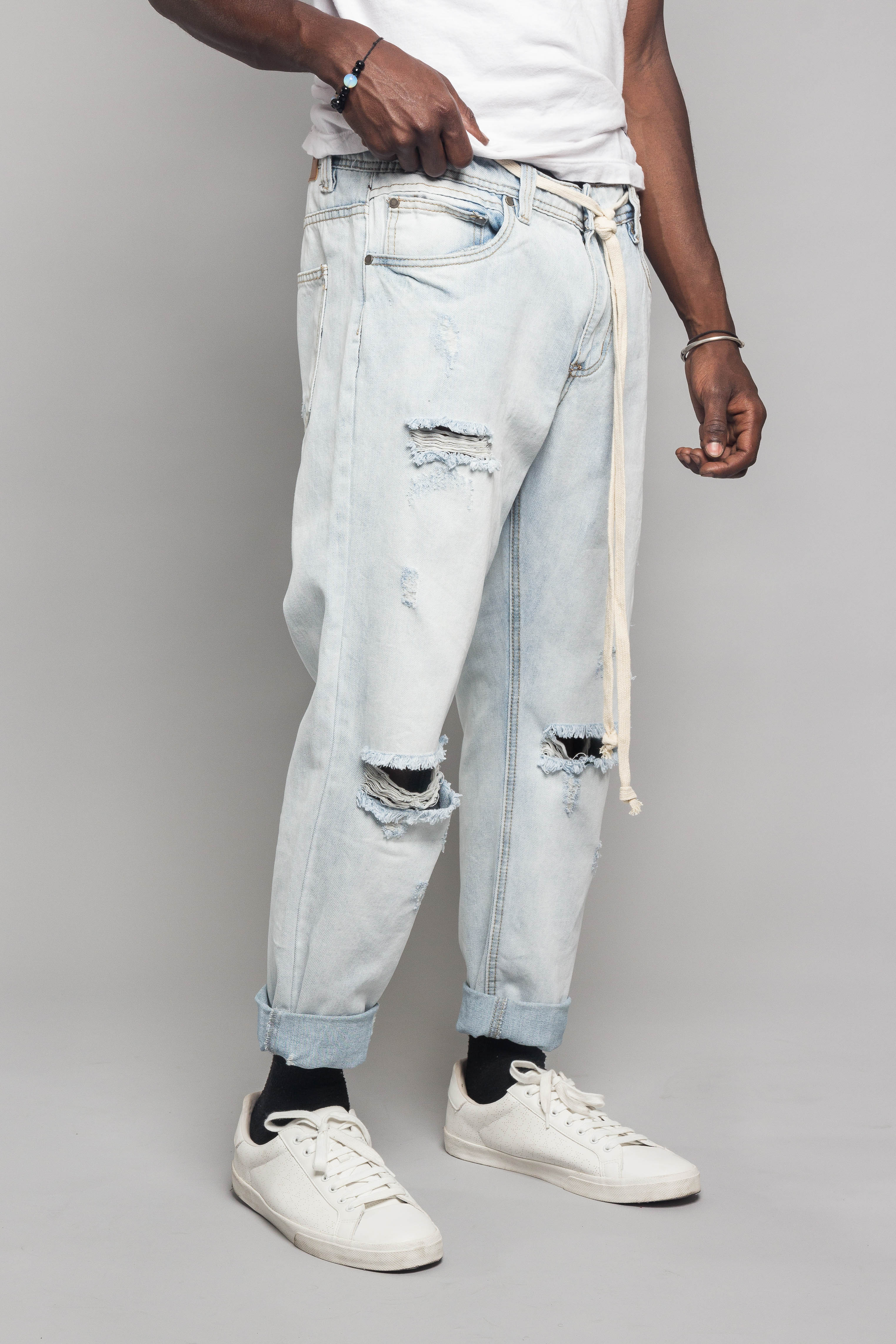 Distressed Cropped Jeans - Image 10
