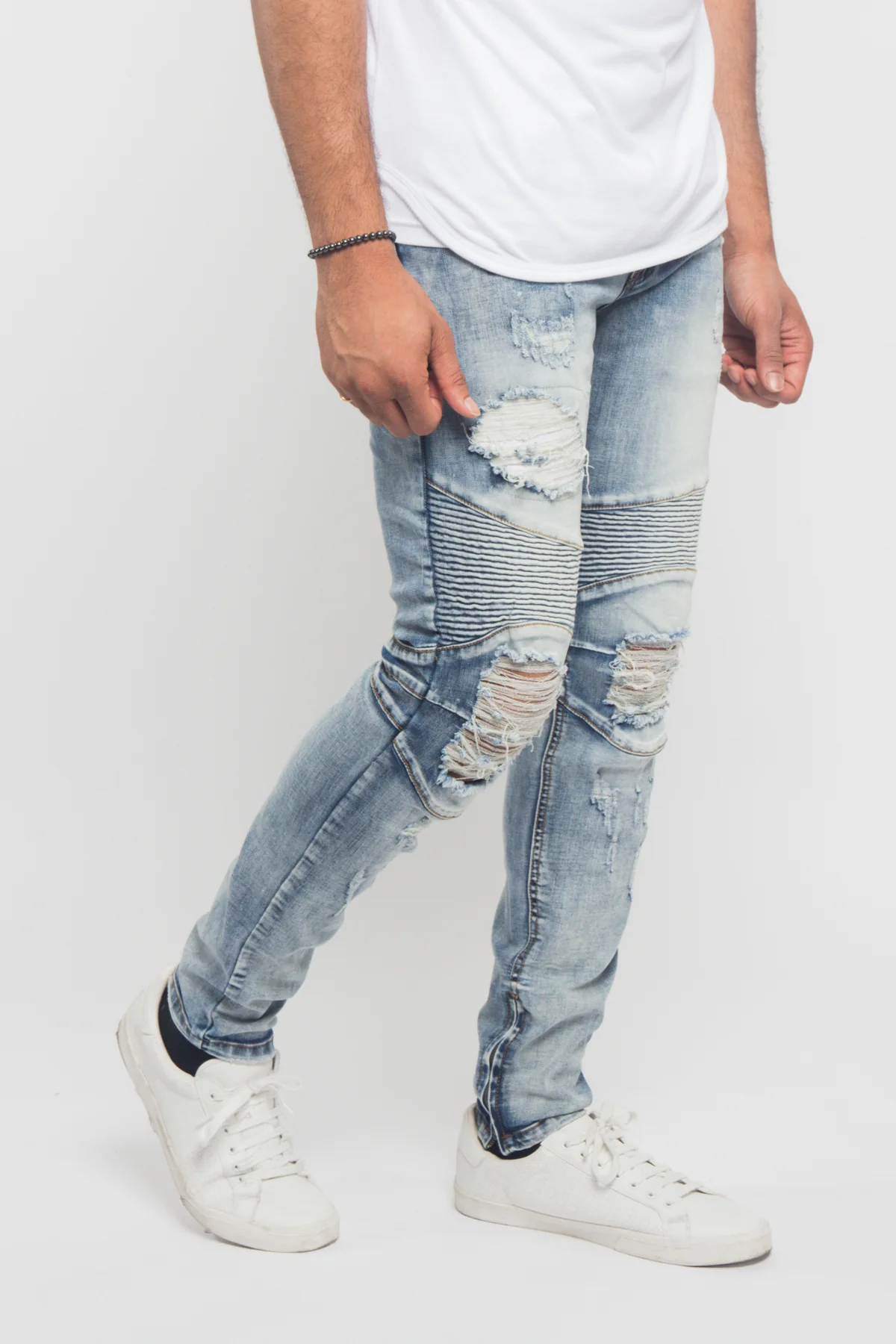 Distressed Scrunched Skinny Jeans - Image 12