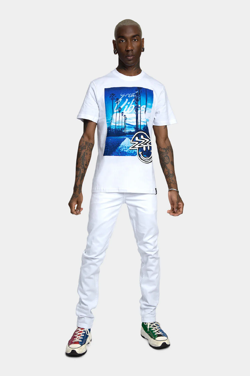 Great Vibes Graphic T-Shirt - Image 5