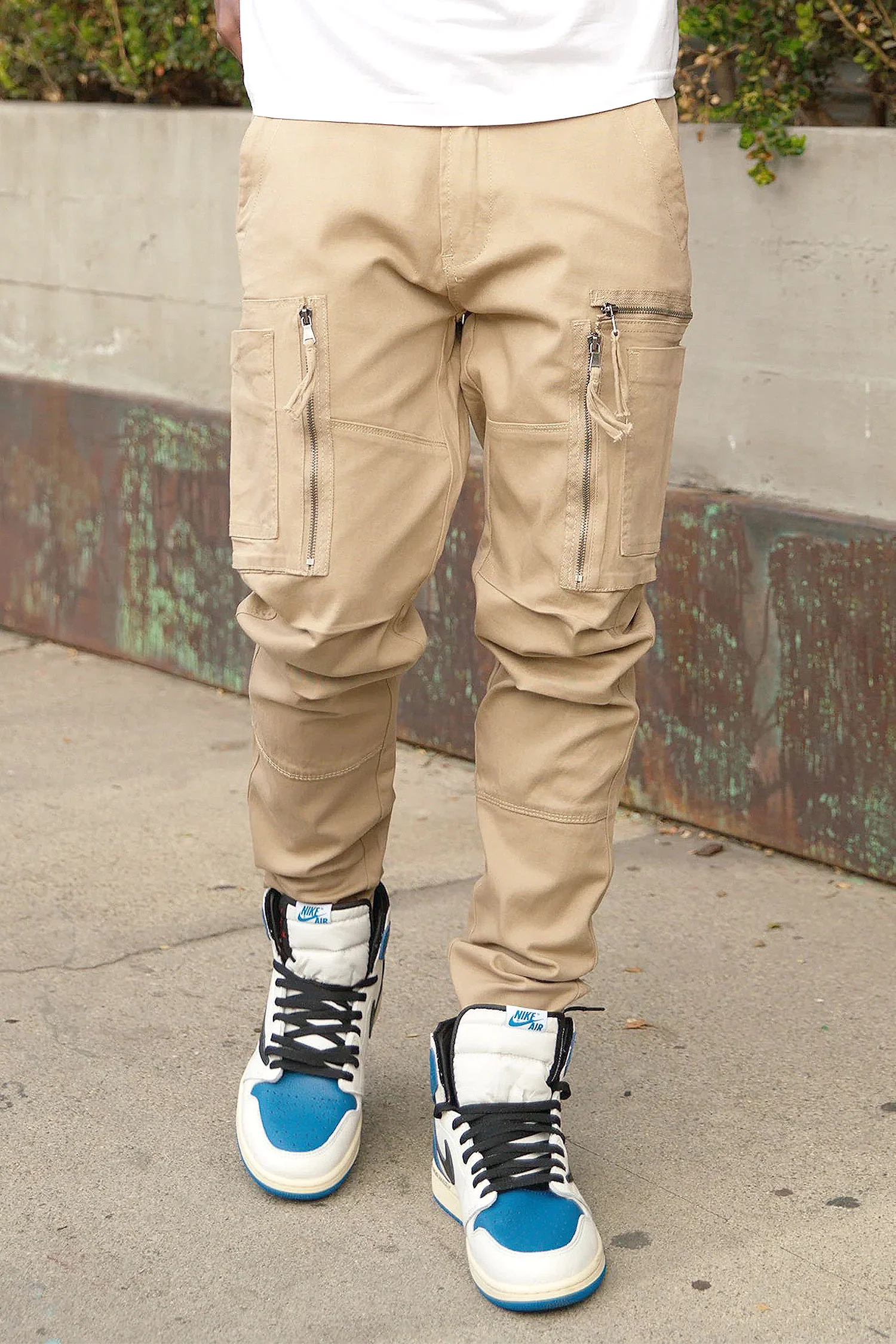Men's Essential Utility Cargo Jogger Pants - Image 2