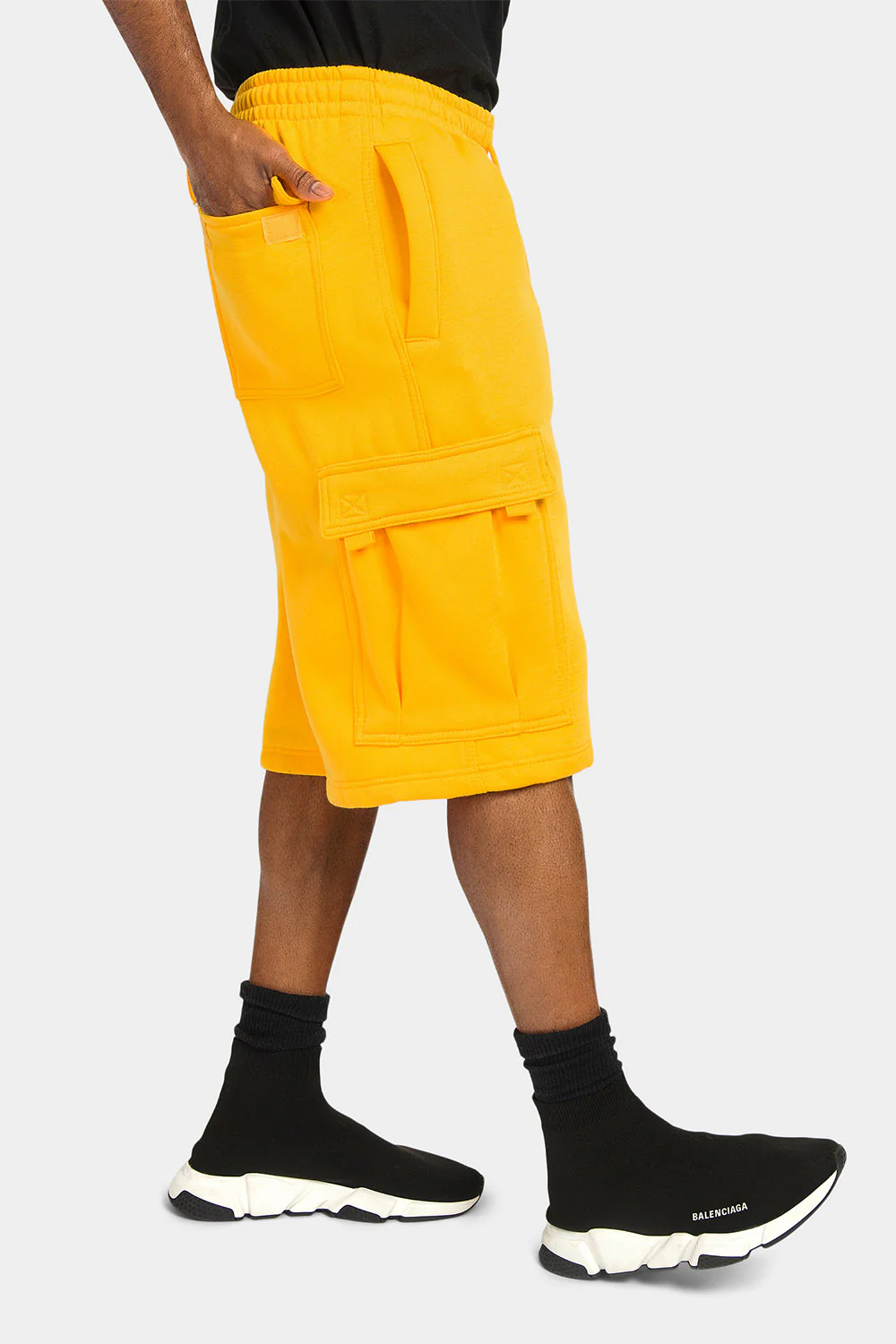 Men's Solid Fleece Heavyweight Cargo Shorts - Image 30
