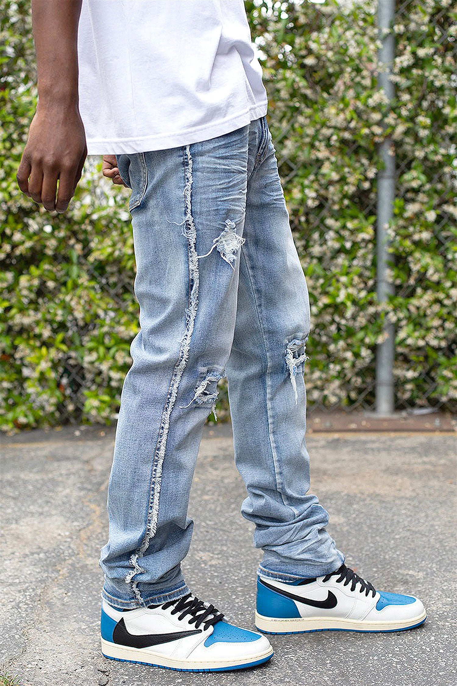 Men's Stacked Fit Raw Edge Distressed Denim Jeans - Image 6