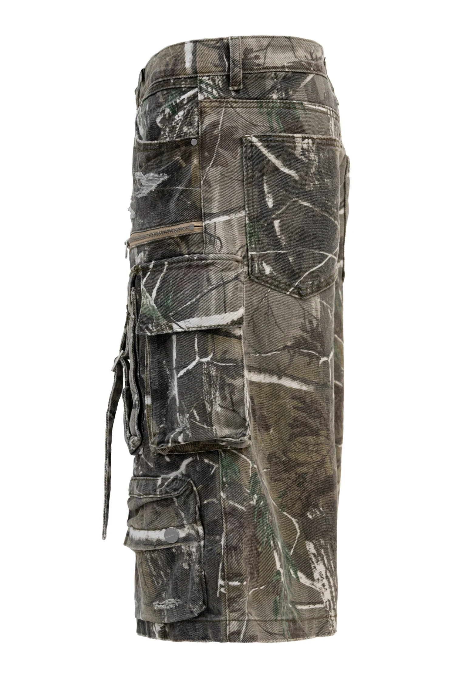 Men's Utility Forest Camo Print Baggy Cargo Shorts - Image 3